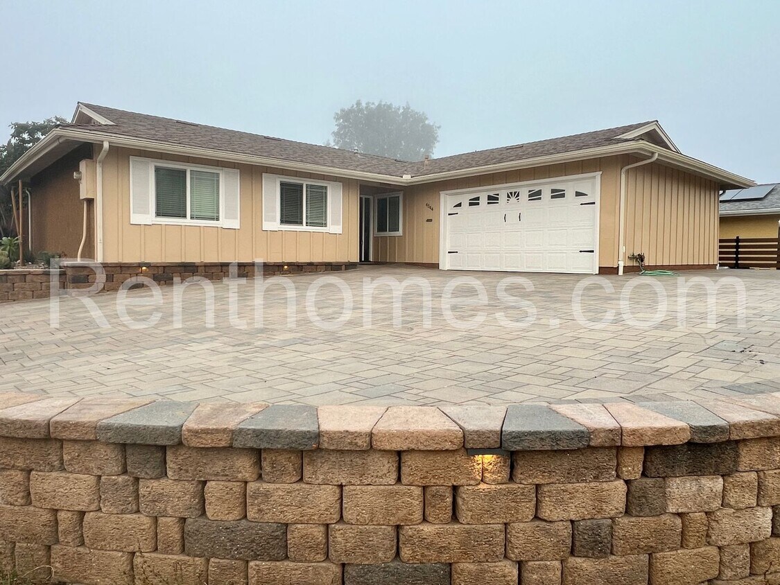 Foto principal - 4544 Jutland Dr