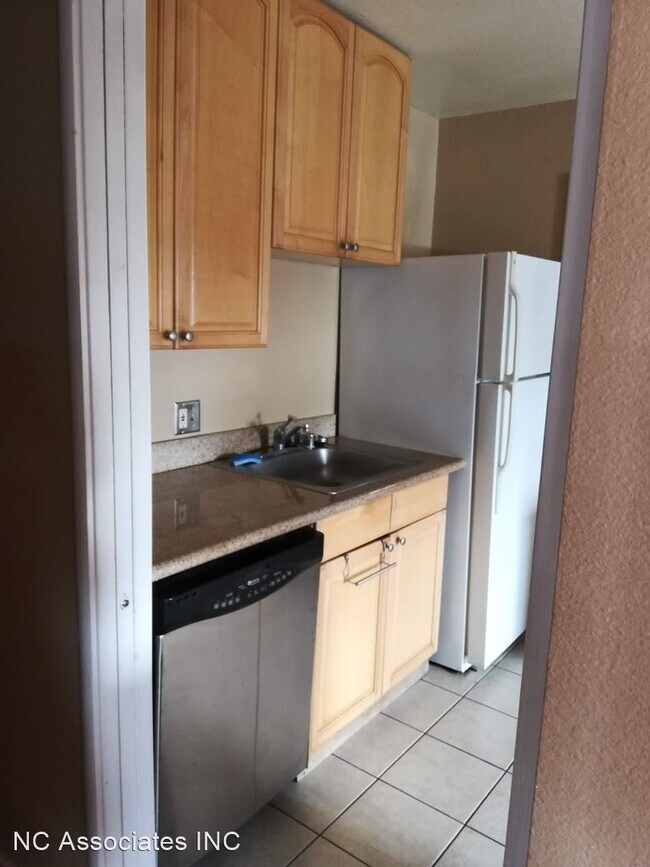 Building Photo - 3 br, 1 bath Apartment - 2889 Alma St, Unit 1