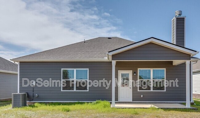 Foto del edificio - 3418 Hattie Ln