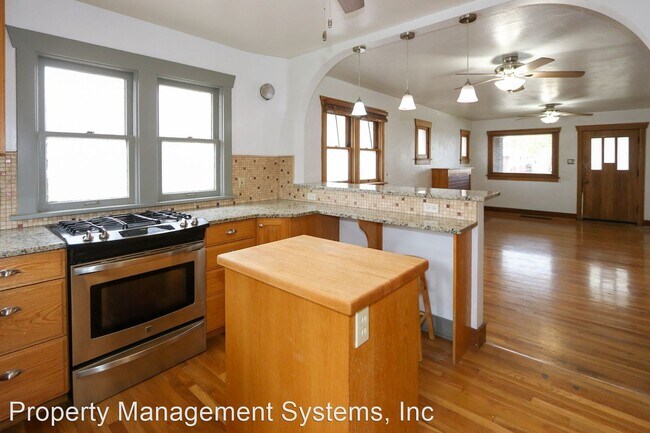 Foto del edificio - 2 br, 1 bath House - 564 E. Redondo Ave. (...