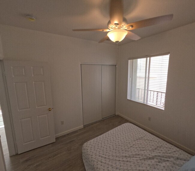 Building Photo - 2 br, 2 bath House - 1425 Caminito Borrego