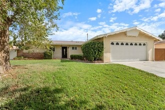 Building Photo - 27508 Vilna Ave