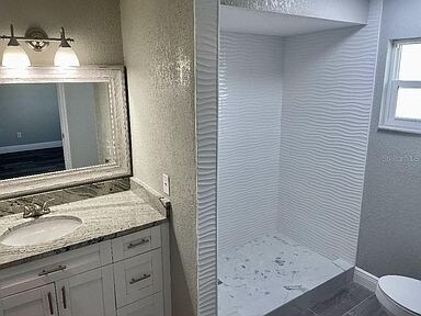 Master Bath - 2806 Linden Tree St