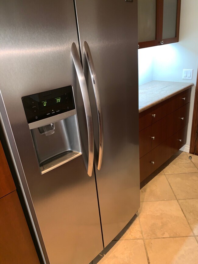 STAINLESS STEEL APPLIANCES - 10501 WILSHIRE Blvd