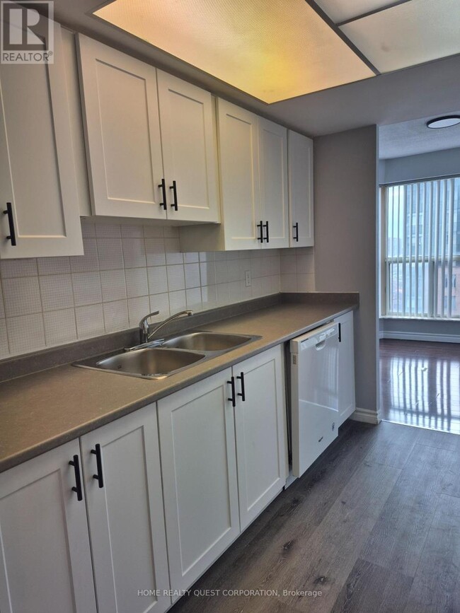 Building Photo - 325 Webb Dr