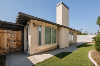 Building Photo - 8840 San Vicente Ave