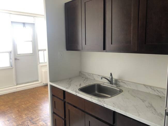 Building Photo - Large One Bedroom - Family Building