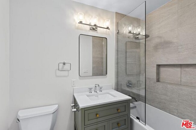 Building Photo - 8607 Clifton Way