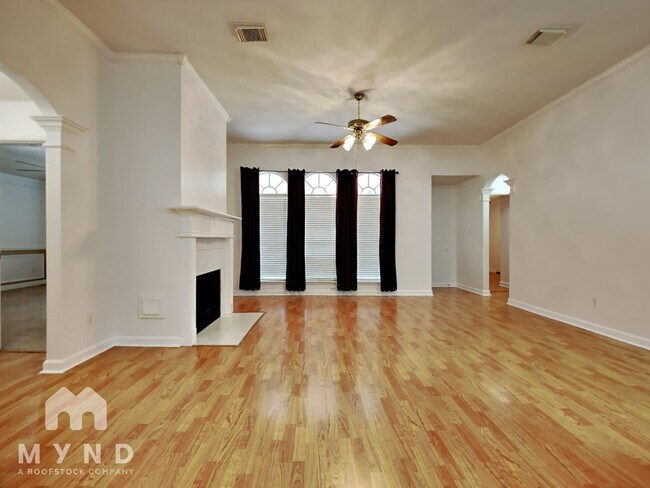 Foto del edificio - 23831 Norton House Ln