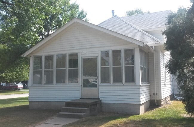Building Photo - 2048 N D St