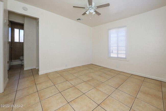 Foto del edificio - 2631 N Fontana Ave