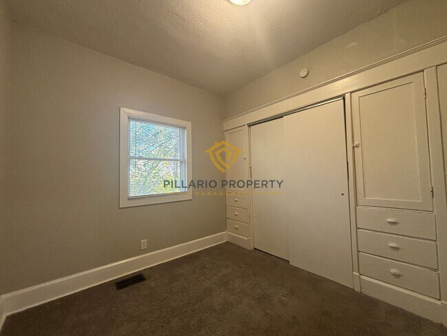 Building Photo - Charming & Updated 3 Bedroom Home — Move-In Ready!