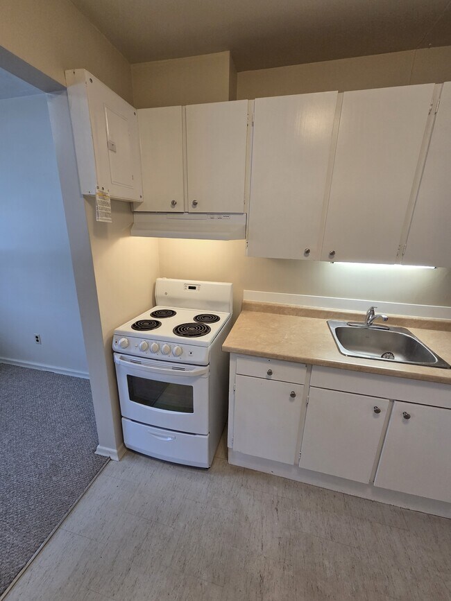 Building Photo - 18 Esson St