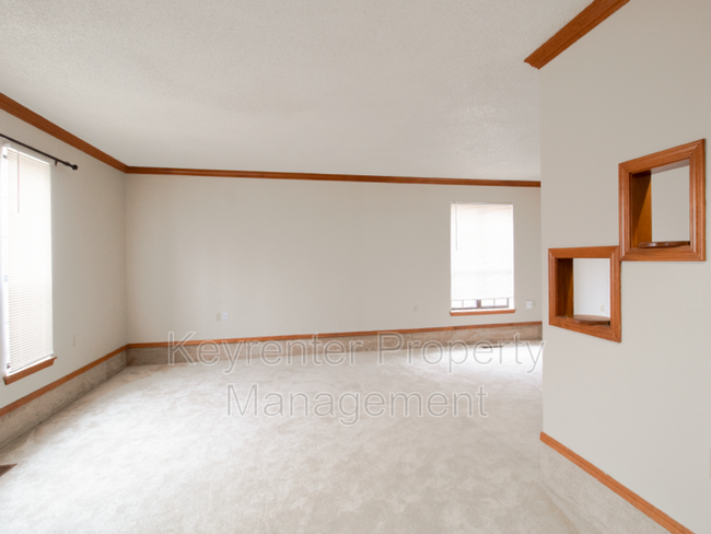 Building Photo - 5009 Kindling Ln