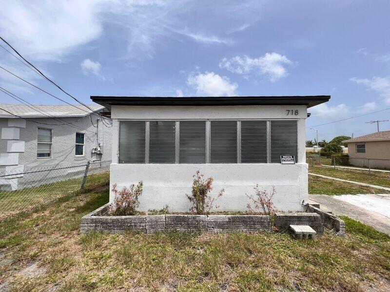 718 W 7th St, Riviera Beach, FL 33404 Townhome Rentals in Riviera Beach FL