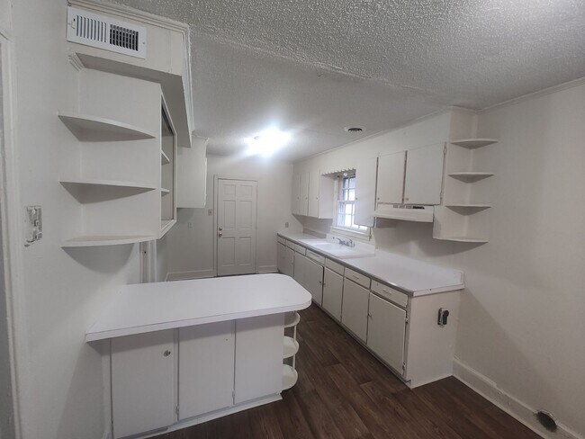 Foto del edificio - 602 Larkspur Rd