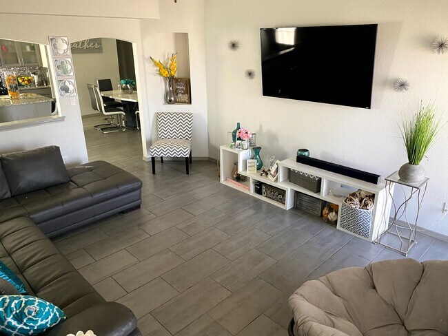 Foto del edificio - We have your keys ready!