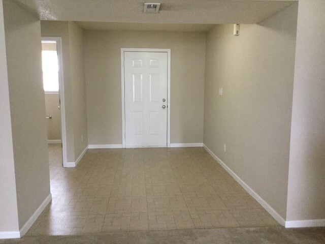 Building Photo - 12132 Roundtree Road