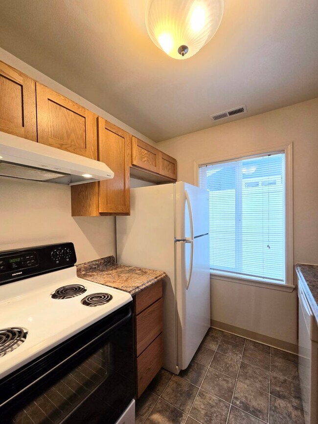 Foto del edificio - 1231/1233 Montana St. Duplex