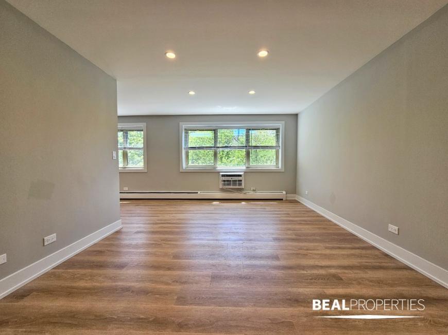 Foto principal - 1 bedroom in CHICAGO IL 60657
