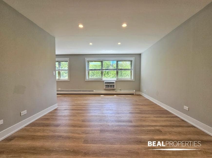 Primary Photo - 1 bedroom in CHICAGO IL 60657