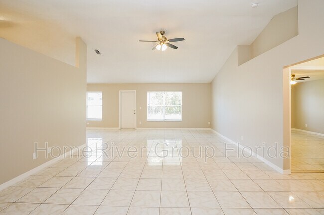Building Photo - 411 Ohio Ln