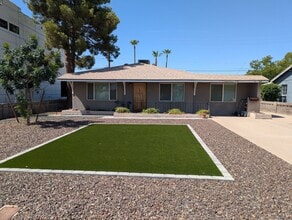 Building Photo - 4502 E Glenrosa Ave