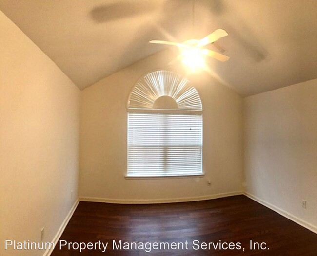 Building Photo - 2 br, 2 bath House - 301 Gladstone Dr
