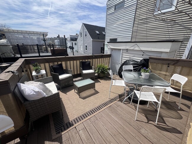 Building Photo - 26 Mystic St