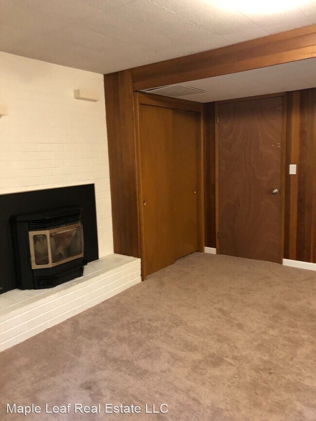 Building Photo - 3 br, 1 bath House - 19233 Ashworth Ave N
