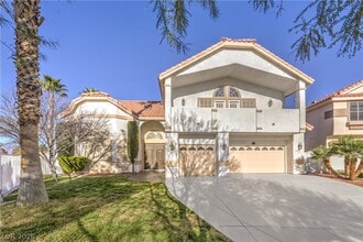 Building Photo - 5152 Forest Oaks Dr