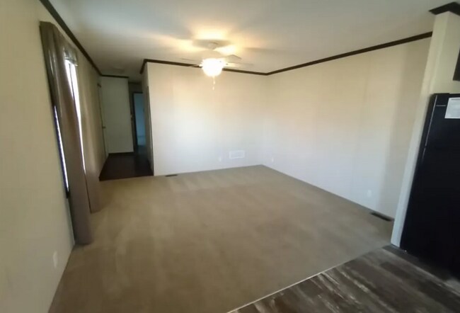 Foto del edificio - 410 Deerfield Ln