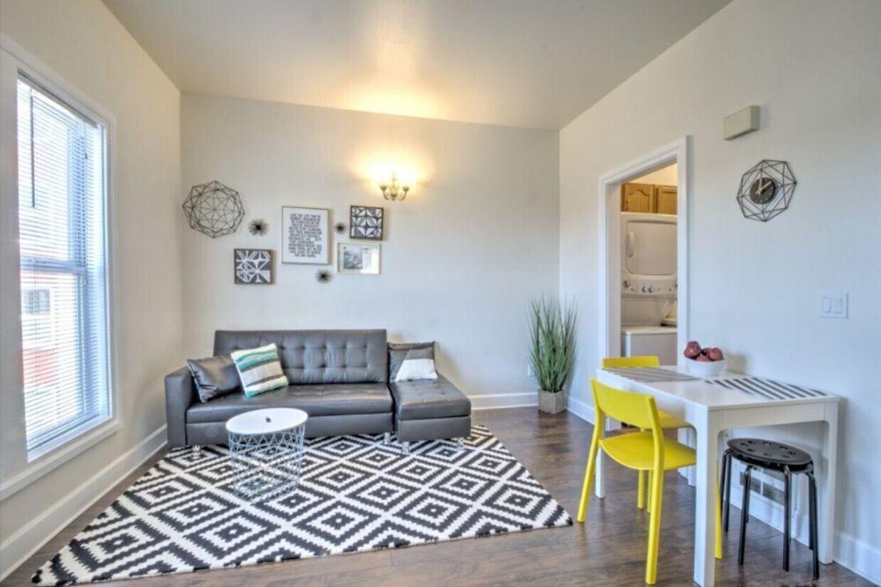 Foto principal - 1722 14th Ave
