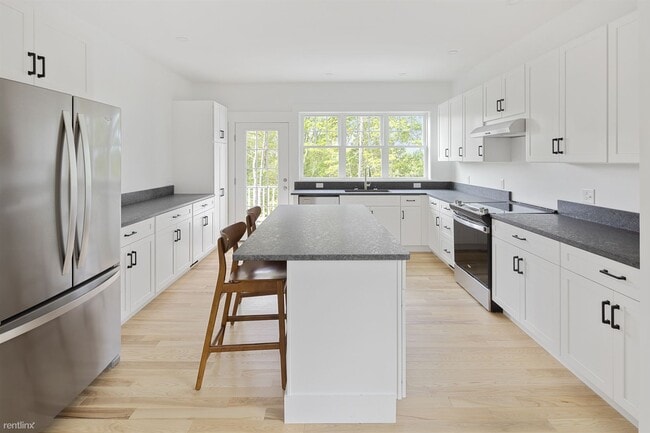 Building Photo - 2 br, 2.5 bath Townhome - 1 Honey Hill Lane