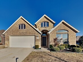 Building Photo - 900 McLynn Ct