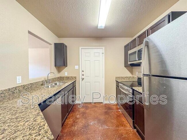 Foto del edificio - 908B Mason Dr