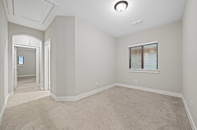 Building Photo - 18619 Admiration Dr