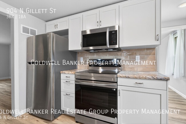 Building Photo - 904 N Gillett St