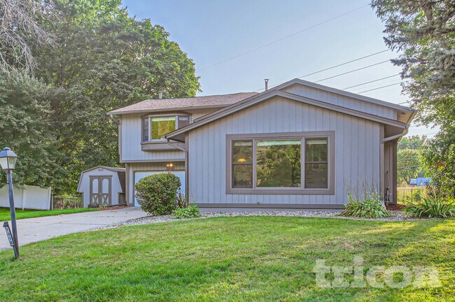 Foto del edificio - 1916 Lamplight Dr