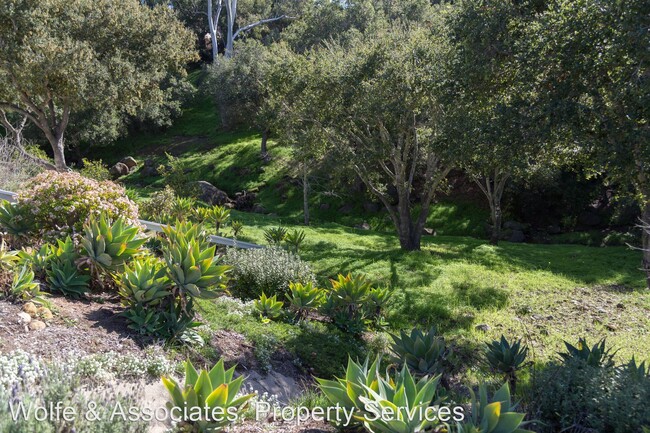 Building Photo - 3 br, 2.5 bath House - 1082 Via Los Padres
