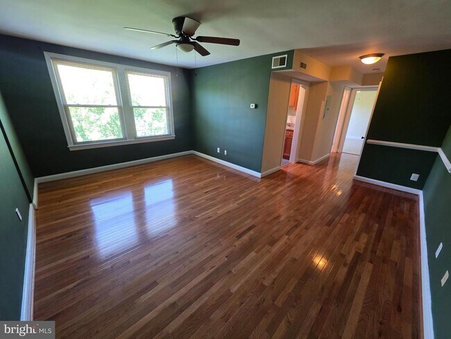 Foto del edificio - 4405 1st Pl NE