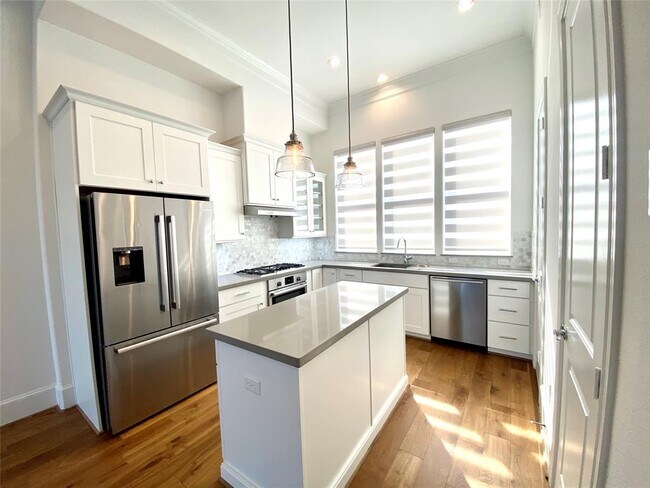 Building Photo - 6037 Matthew Oaks Pl