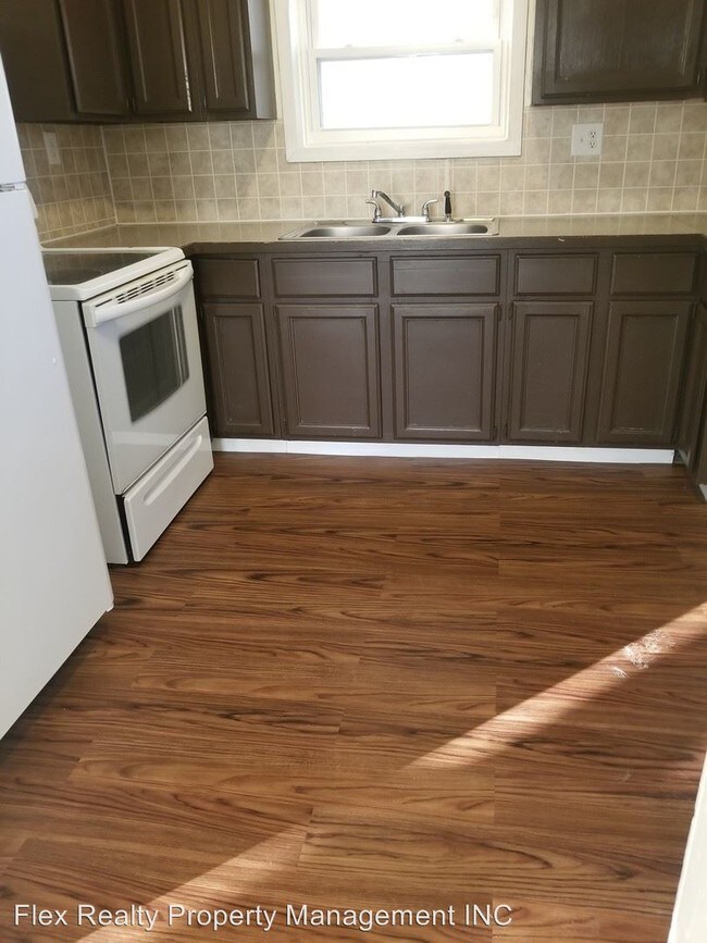 Building Photo - 2 br, 1 bath House - 3502 Leybourne Ave