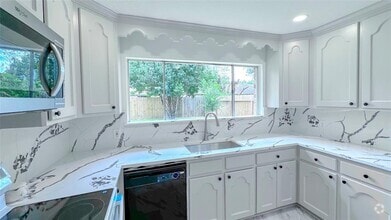 Building Photo - 7403 Breccia Dr