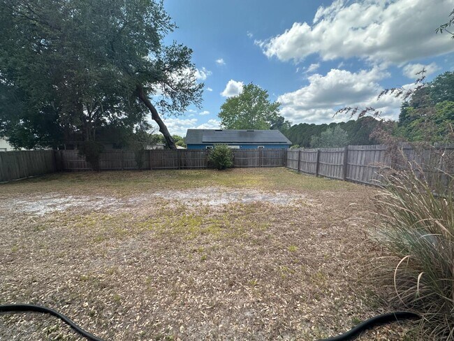 Building Photo - 5818 Bambi Dr
