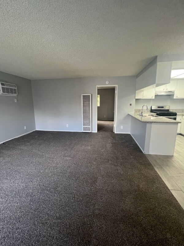 212 S Ohio St Unit 7, Anaheim, CA 92805 Room for Rent in Anaheim, CA