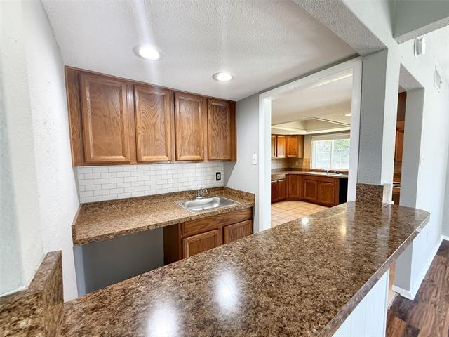 Building Photo - 405 Peninsula Dr