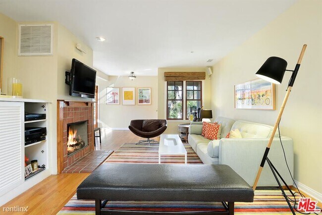Foto del edificio - 4 br, 3 bath House - 520 N Las Casas Ave