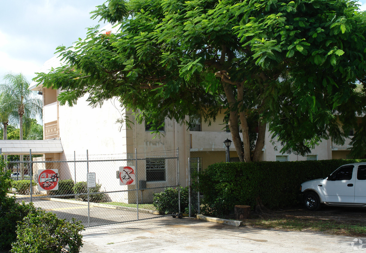 Building Photo - Sunset Apartments