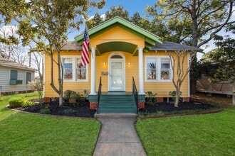 Building Photo - 4823 Fannin Dr